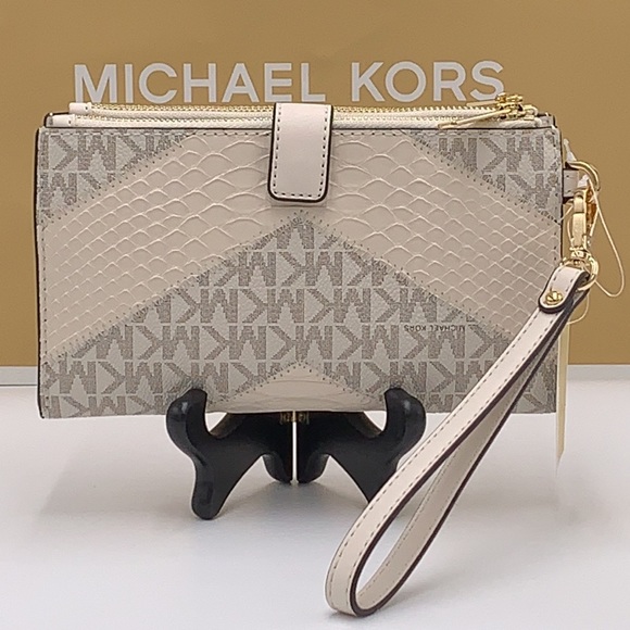 MICHAEL KORS
JET SET TRAVEL
 LIGHT CREAM MULTI
LG DOUBLE ZIP WRSTLT - Picture 11 of 13